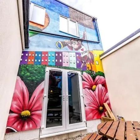 Сasa de vacaciones 10 Bedroom 8 Bathroom House Sleeps 15 *