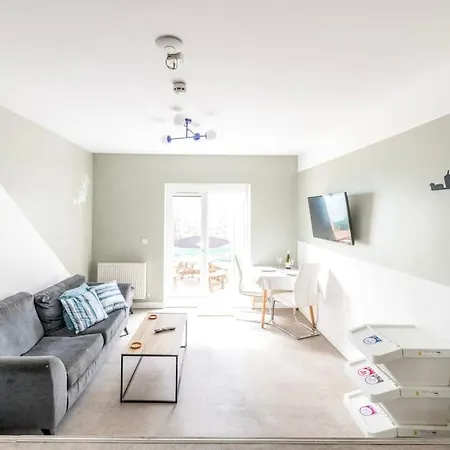 Сasa de vacaciones 10 Bedroom 8 Bathroom House Sleeps 15 Bristol