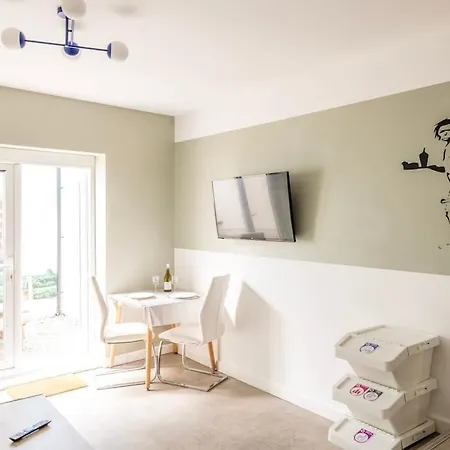 10 Bedroom 8 Bathroom House Sleeps 15 Сasa de vacaciones *