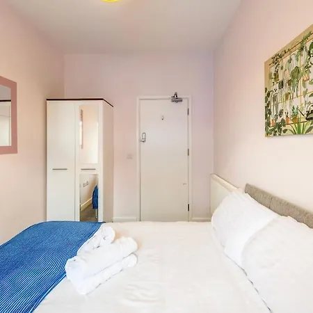 度假居 10 Bedroom 8 Bathroom House Sleeps 15