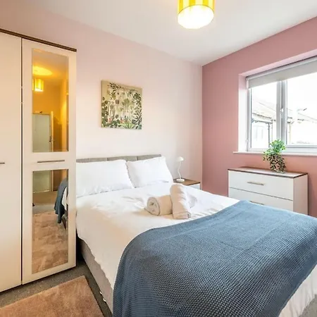 度假居 10 Bedroom 8 Bathroom House Sleeps 15 *