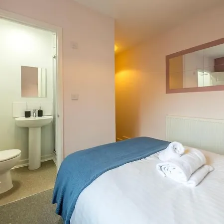 10 Bedroom 8 Bathroom House Sleeps 15